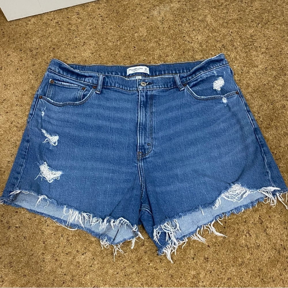 Abercrombie & Fitch The Mom Short Denim Shorts